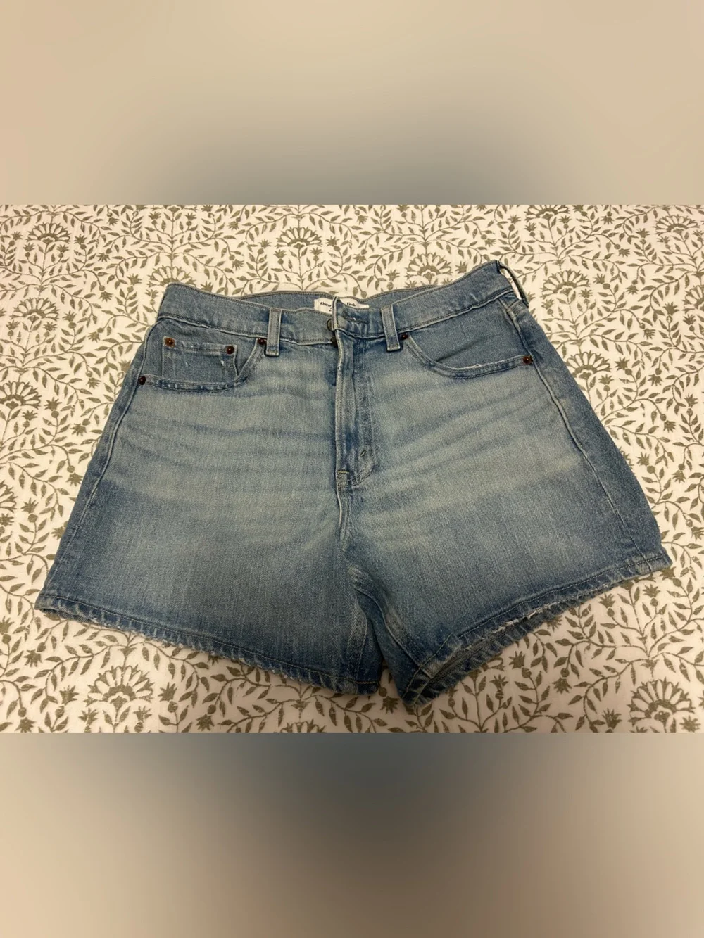 Abercrombie High Rise Dad Short Light Wash 27 - Picture 2 of 4